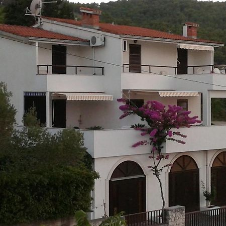 Apartments Villa Zvonimir Slatine Rom bilde