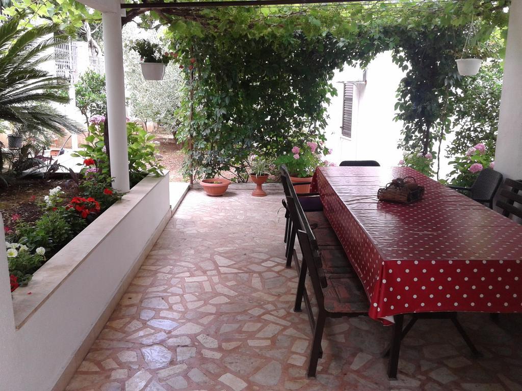 Apartments Villa Zvonimir Slatine Rom bilde